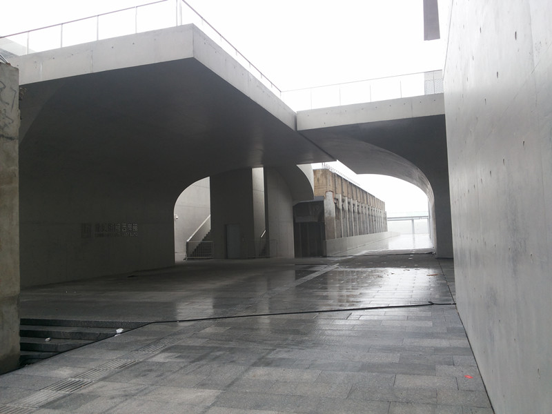 龍美術(shù)館1.jpg